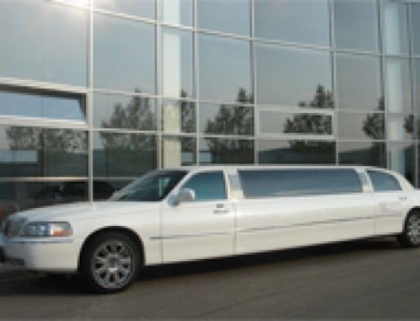 Lincoln Town Car Limousine Vienna