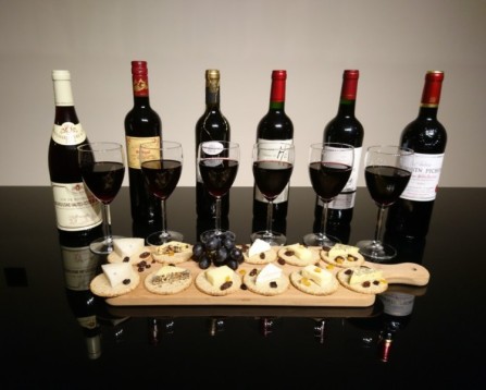 Luxury Red Wine and Cheese Tasting Experience in London