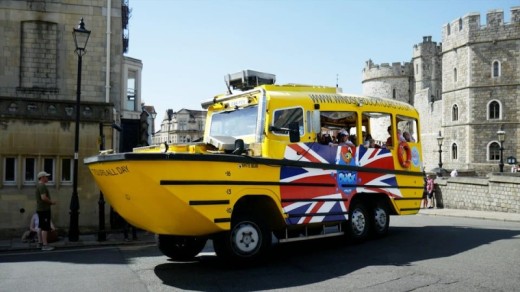 Windsor: Land and Water Amphibious Bus Sightseeing Tour for Two