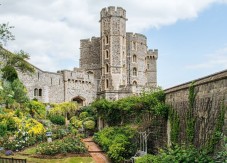 Small group Windsor Castle express tour by train from London