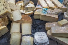 London: Cheese Walking Tour with Tastings