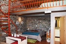 Buy a Night in Quinta da Cabrida & Traditional Portuguese Dinner