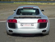 Audi R8 V8