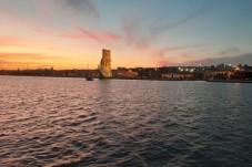 Sunset River Cruise with Live Music in Lisbon for 2 